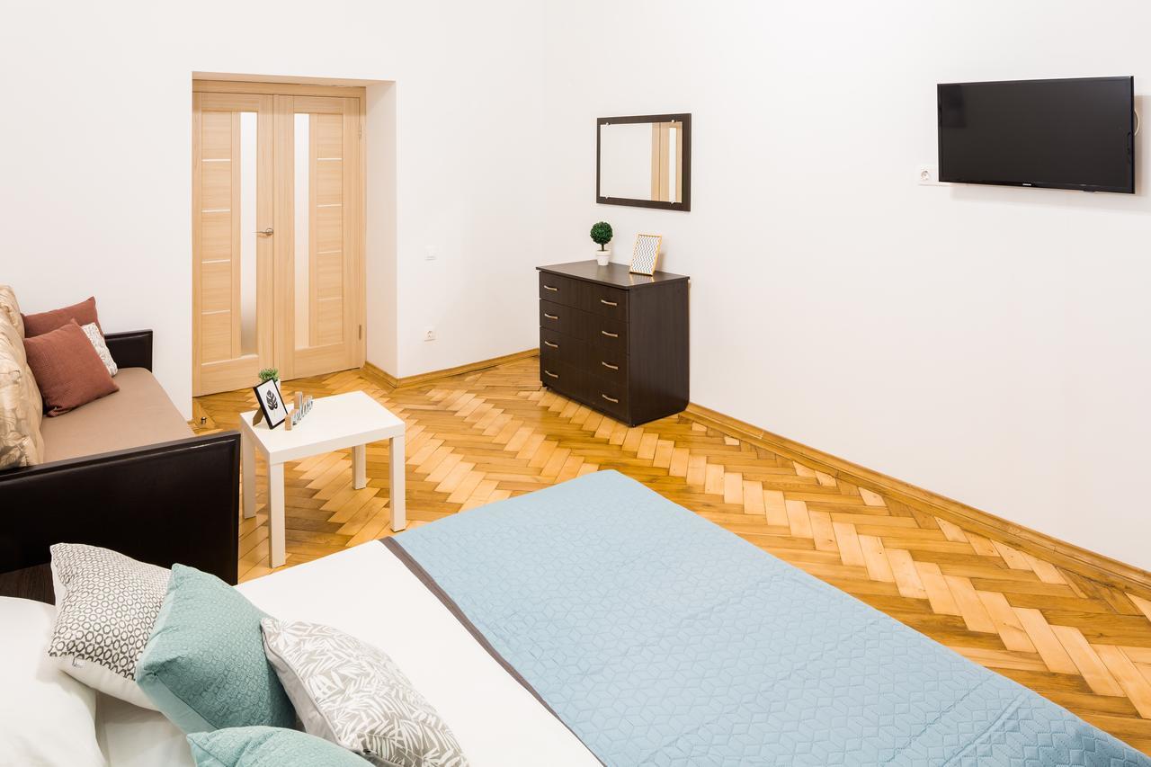 Bright And Cozy Apart With Balcony ลวีฟ ภายนอก รูปภาพ