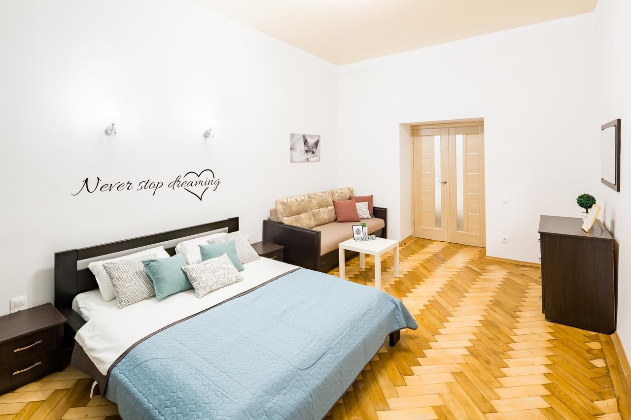 Bright And Cozy Apart With Balcony ลวีฟ ภายนอก รูปภาพ