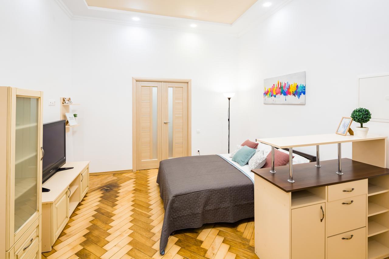 Bright And Cozy Apart With Balcony ลวีฟ ภายนอก รูปภาพ