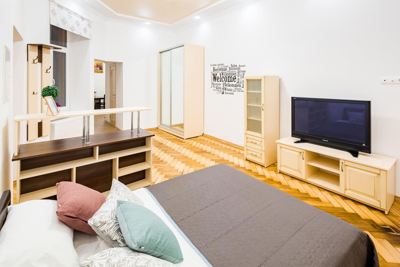 Bright And Cozy Apart With Balcony ลวีฟ ภายนอก รูปภาพ
